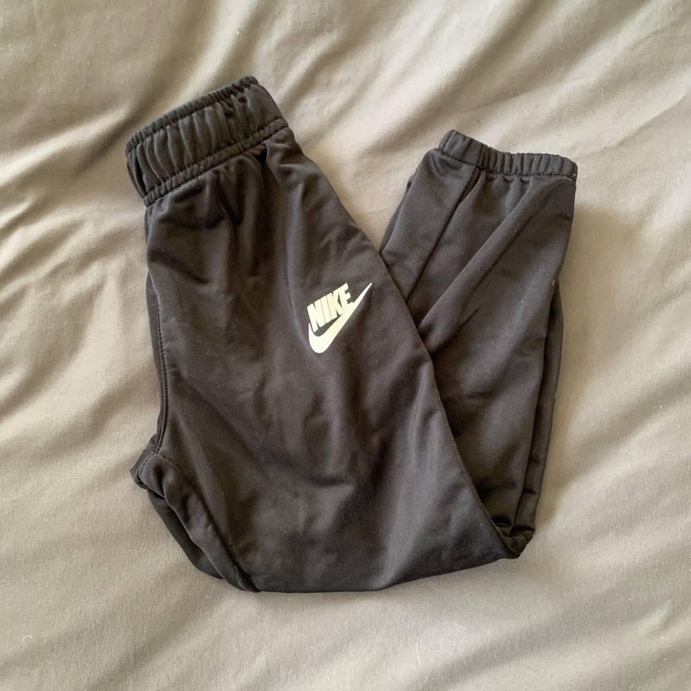 Nike black warm up pants 4t